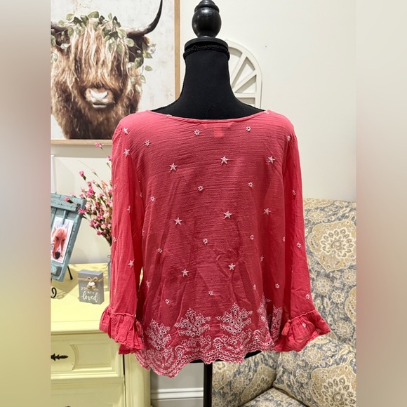 American Eagle Outfitters Pink Blouse with Stylish Appeal - Picture 3 of 5